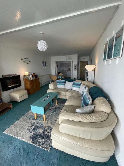 Barracuda, Beachside Apartment Apartment in Wales