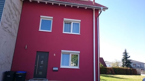 Facade/entrance, Day