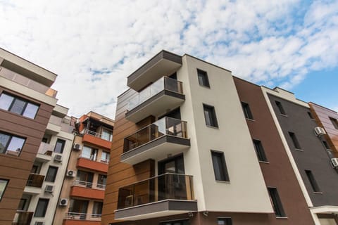 Property building, Facade/entrance, Bird's eye view