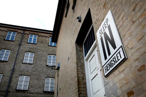 Facade/entrance, Spring, Day, On site