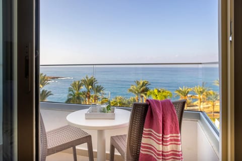 View (from property/room), Balcony/Terrace, Sea view