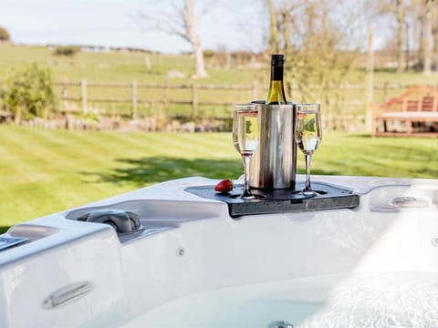 Hot Tub, Pool view