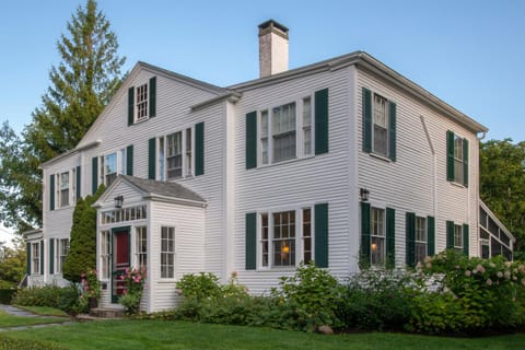 Village Inn Bed and Breakfast in Yarmouth Port