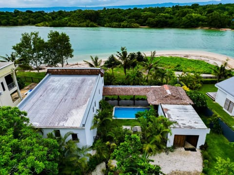 Paradise Point Escape House in Port Vila