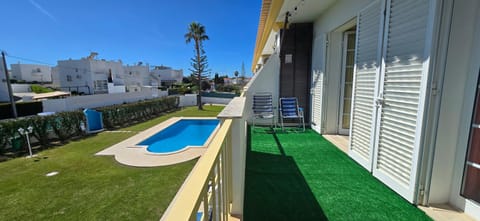 Villa Summertime - Private Jacuzzi and bikes, beach 800m House in Olhos de Água