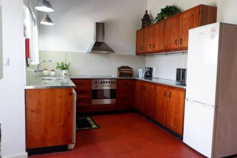 Kitchen or kitchenette, minibar, pet friendly, stove