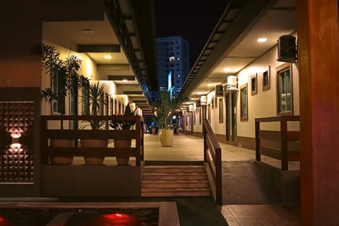 Restaurant/places to eat, Night, Banquet/Function facilities