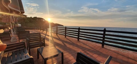 Property building, Balcony/Terrace, Balcony/Terrace, Lounge or bar