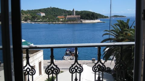 Landmark view, Sea view, Street view