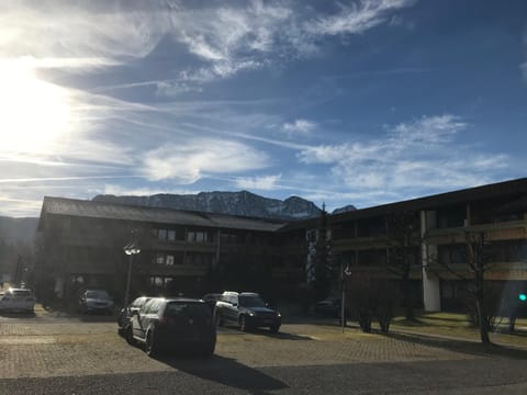 Facade/entrance, Off site