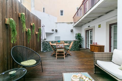 Gonzalos's Guest Apartments - Alfama Terrace Condo in Lisbon