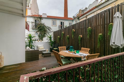 Gonzalos's Guest Apartments - Alfama Terrace Condo in Lisbon