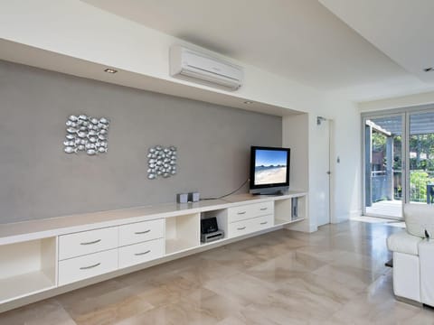 The Domain Unit 2 19 Voyager Close Condo in Shoal Bay
