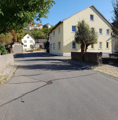 Monteurzimmer Ferienwohnungen Fritsche-Tauberbischofsheim Condominio in Tauberbischofsheim