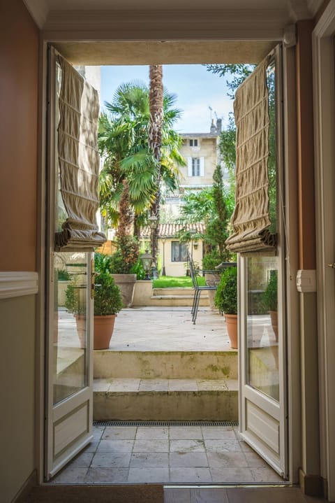 Balcony/Terrace, Garden view