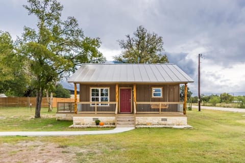 Vineyard Trail Cottages- Adults Only Chalet in Texas