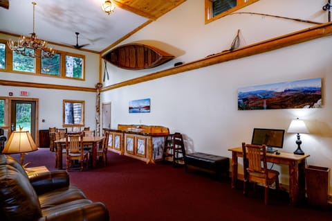 Adirondack Spruce Lodge Capanno nella natura in Wilmington