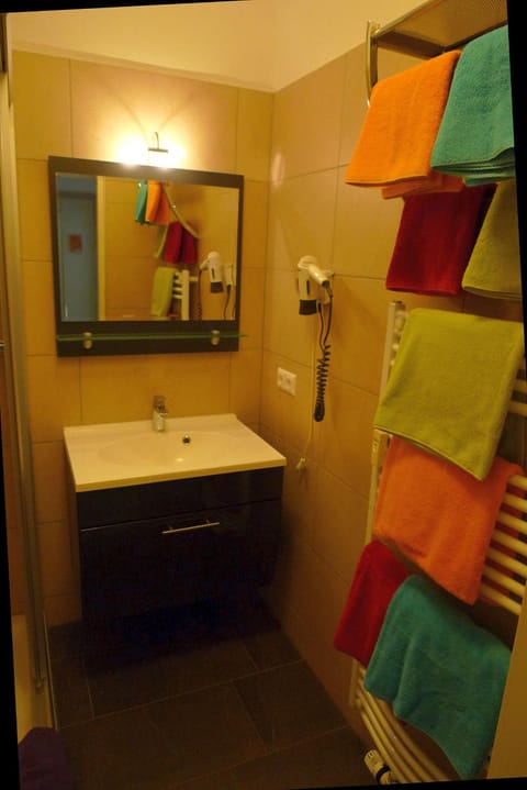 Bathroom, Photo of the whole room