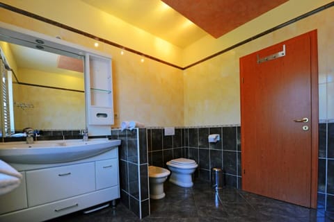 Bathroom, Other