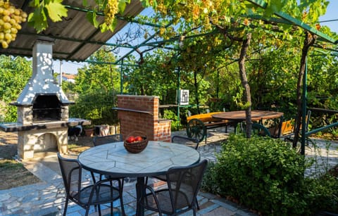 Garden, Dining area, Garden view