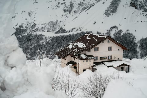 Property building, Winter