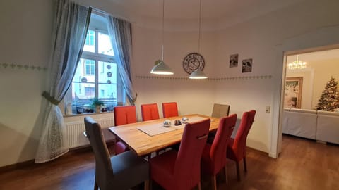 Dining area, kitchen