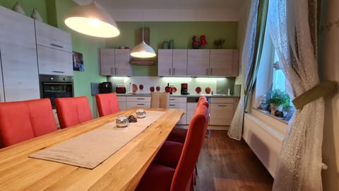 Dining area, kitchen