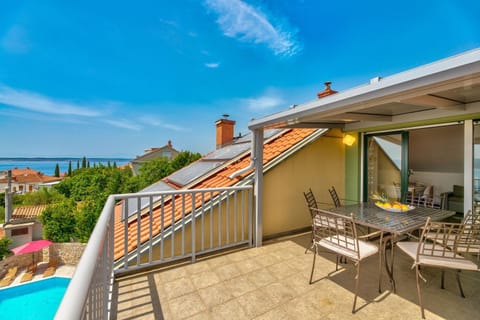 Balcony/Terrace, City view, Pool view, Sea view