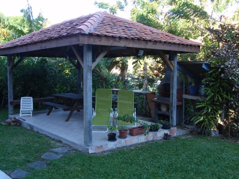 Patio, BBQ facilities