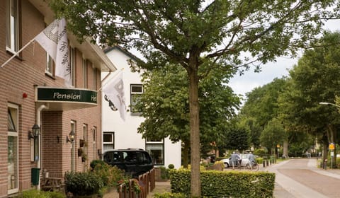 Facade/entrance, Street view