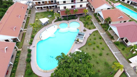 Bird's eye view, Swimming pool