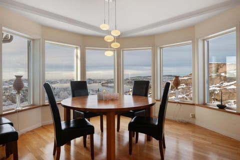 Natural landscape, Dining area, Sea view