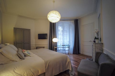 Relais12bis Bed & Breakfast By Eiffel Tower Bed and Breakfast in Paris