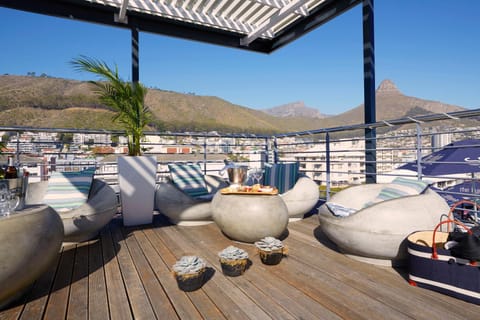 Balcony/Terrace, Mountain view