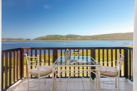 View (from property/room), Balcony/Terrace, Seating area, Lake view