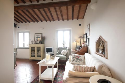 Zaffiro Bianco Apartment in San Gimignano