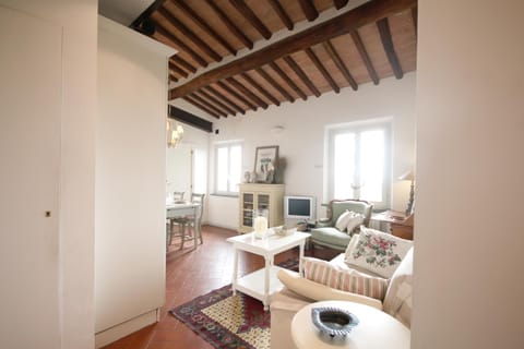 Zaffiro Bianco Apartment in San Gimignano