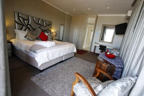 Bluewater Beachfront Guest House Bed and Breakfast in Port Elizabeth