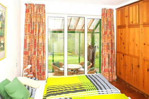 One bedroom house with lake view and enclosed garden at Tourmakeady/Derrypark House in County Mayo
