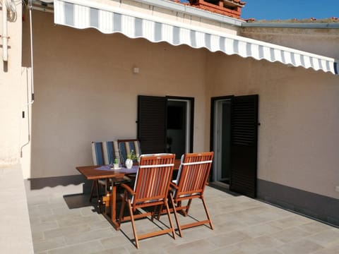 Balcony/Terrace, Dining area