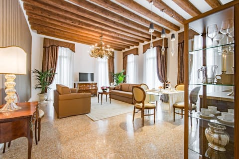 San Teodoro Palace - Luxury Apartments Condominio in San Marco