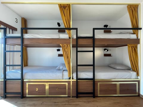 bunk bed