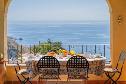 Dining area, Sea view