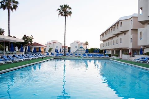 Property building, Swimming pool, Sunrise