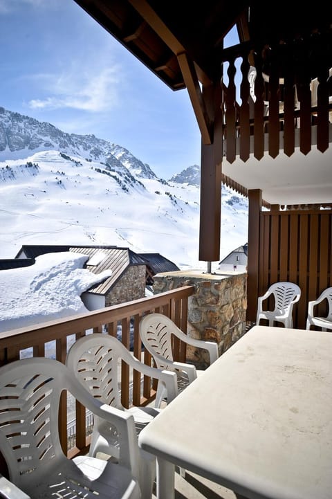 Winter, Balcony/Terrace, Mountain view