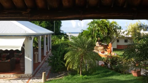 LE MOULIN DE LA BAIE piscine vue mer Maison in Guadeloupe