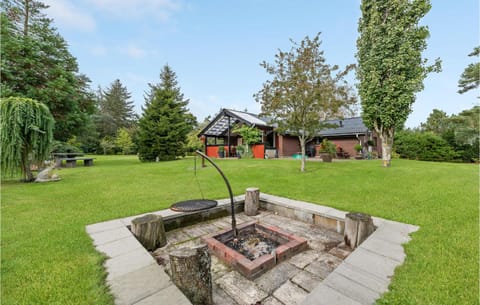 Cozy Home In Blvand With Kitchen House in Blåvand