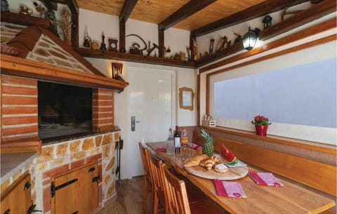 4 Bedroom Stunning Home In Dicmo House in Split-Dalmatia County