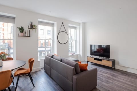 The Flirty Chambers - Fitzrovia - By Frankie Says Apartment in London Borough of Islington