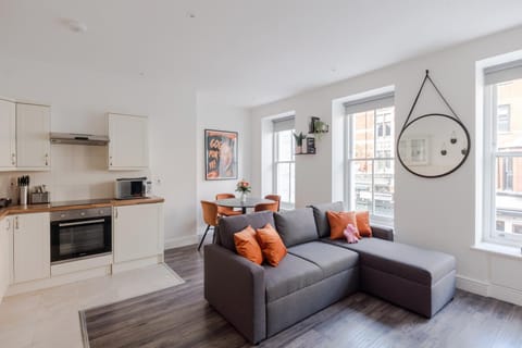 Frankie Says- Cosy up in the Fitz and Flirty, a swish, modern 1 BR apartment in the heart of the West End Eigentumswohnung in London Borough of Islington